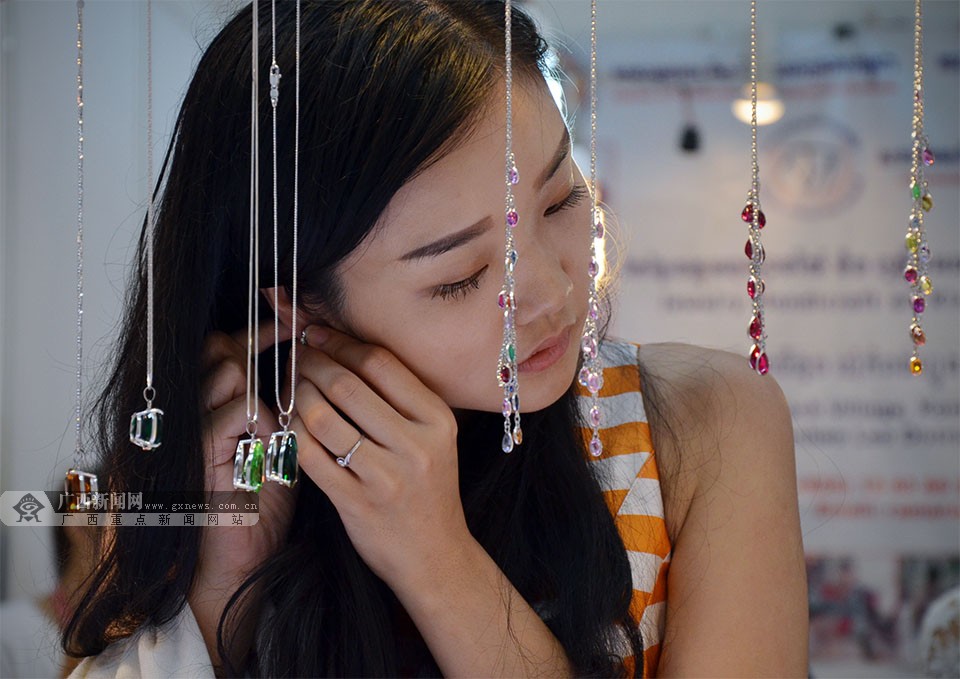 壺̽ضկչ ɫʯ貶Ŀ