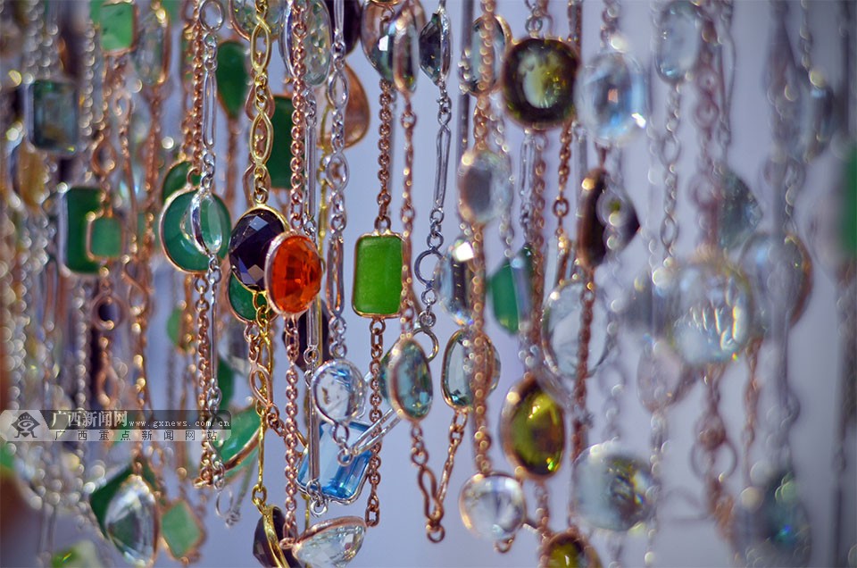 壺̽ضկչ ɫʯ貶Ŀ