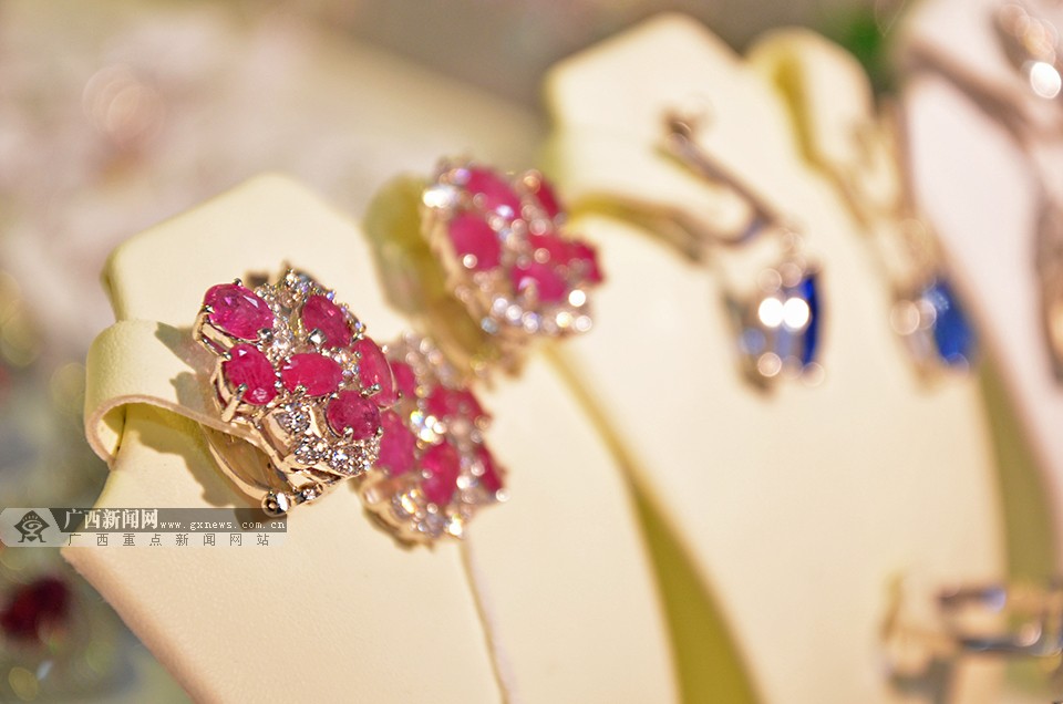 壺̽ضկչ ɫʯ貶Ŀ