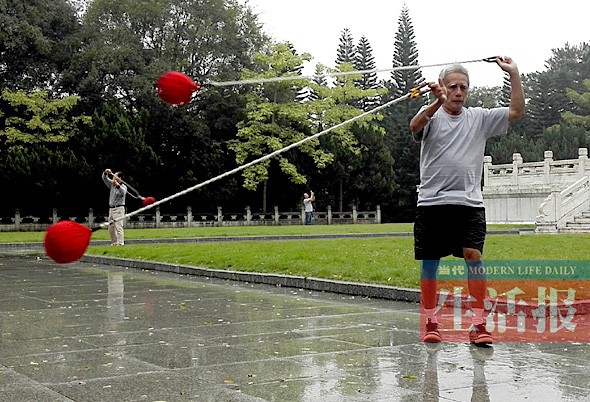 爱舞老汉自制流星球自编锻炼套路创流星球新玩法2