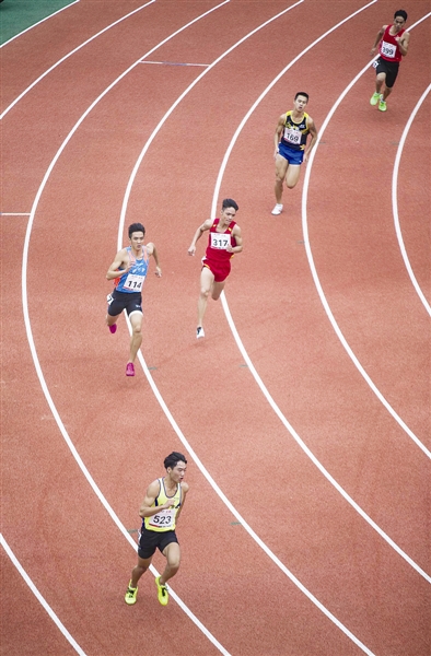 区运会·田径跑道上的速度与激情