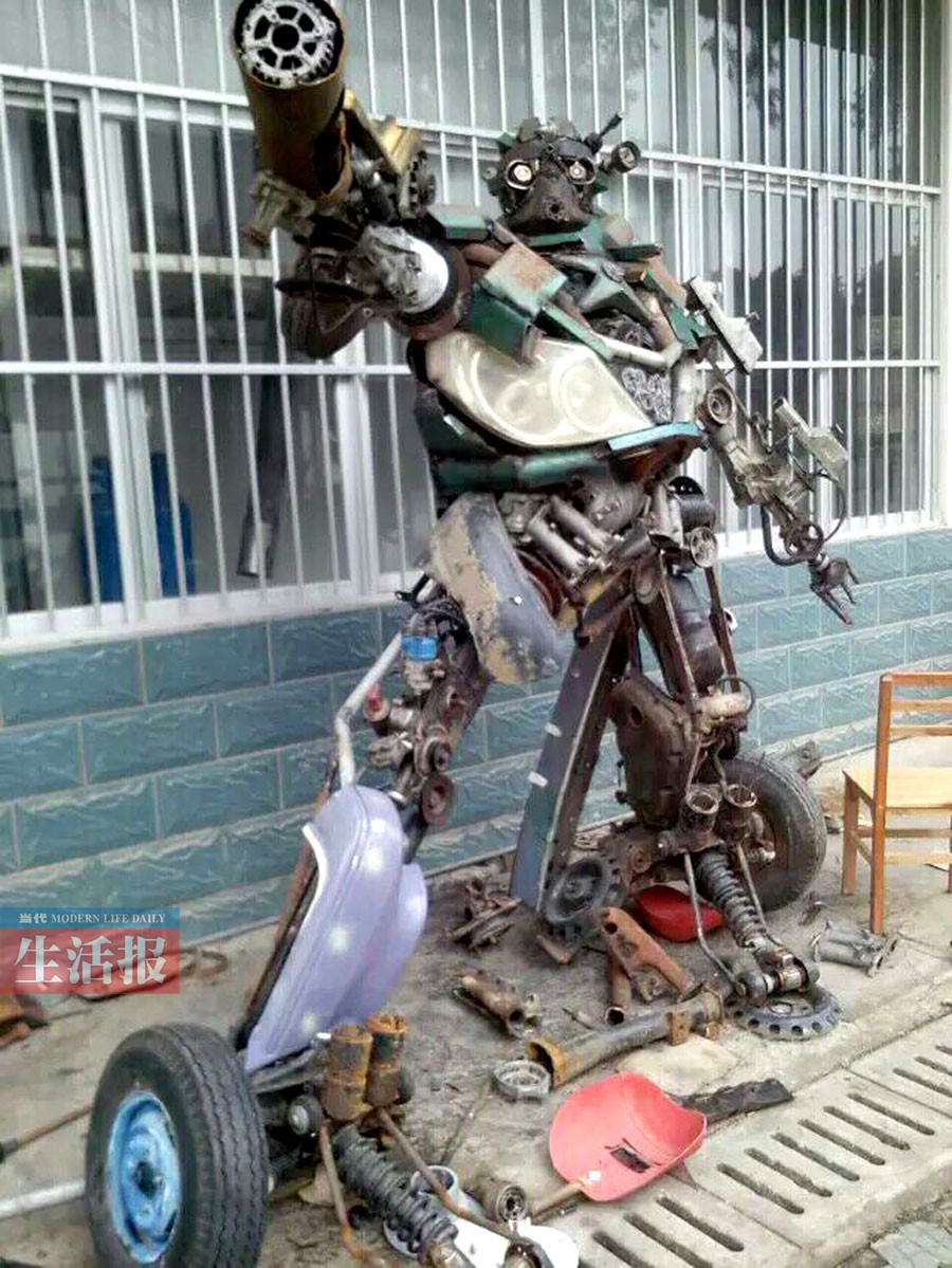 高清废铁变出变形金刚老师创作大黄蜂