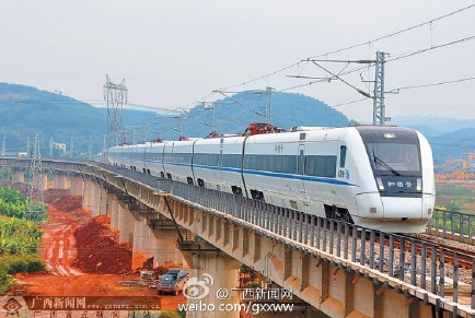 实现玉林通动车,全面开工合浦至湛江铁路,黎湛铁路电气化改造等项目