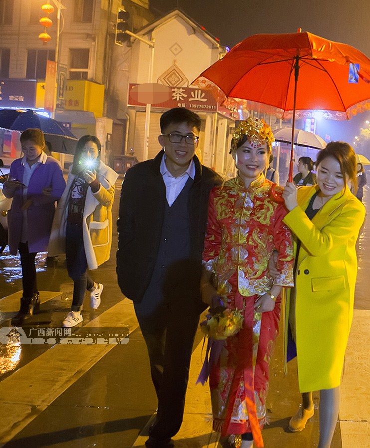 高清:神秘的凌云泗城壮族夜婚习俗(13/18)