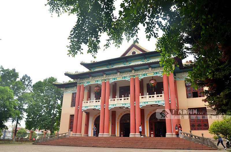 温暖的春光里广西民族大学校园绿意盎然.实习生 颜玲卉 摄.
