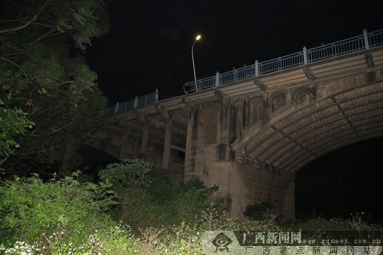 西江大桥事故图片