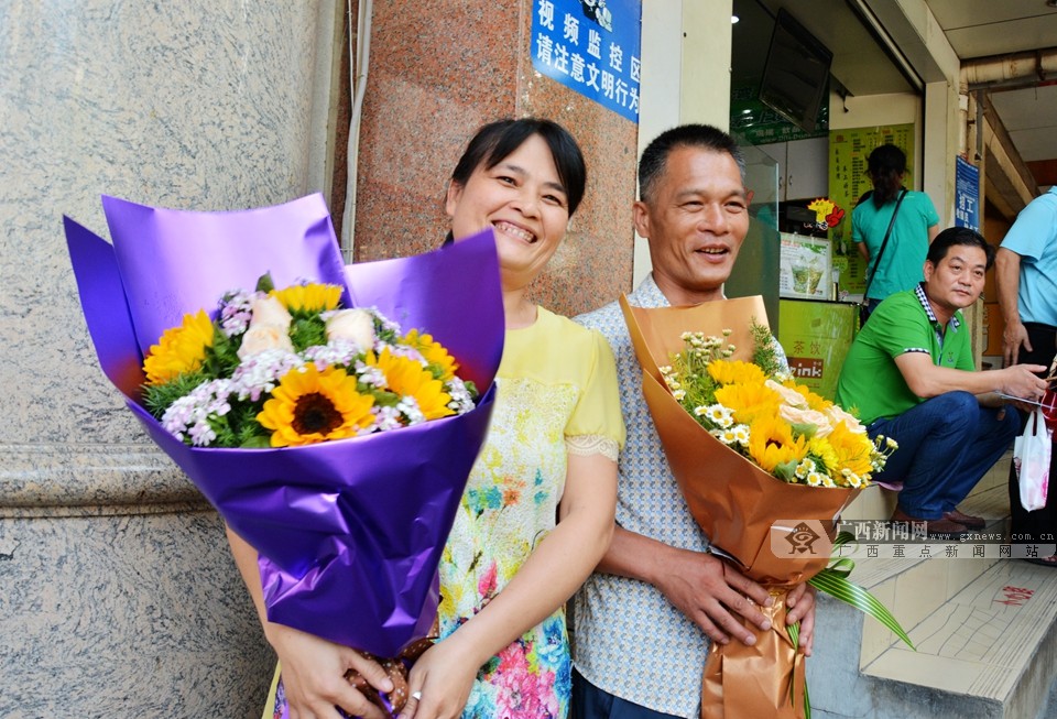 送鲜花祝福语(送鲜花祝福语短句朋友)