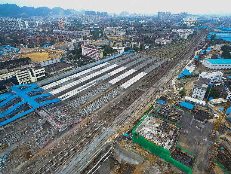 柳州火车站改造 2016年底将可从西过渡站房乘火车