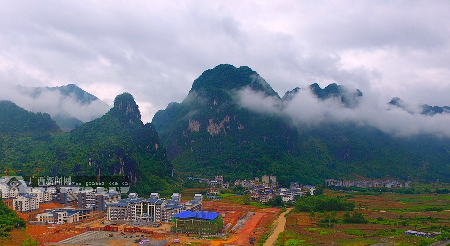 8月4日下午雨过天晴,凌云乡间景色如画.广西新闻网通讯员 肖发凌摄