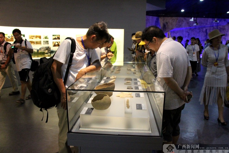 红豆网友走进崇左市壮族博物馆 感受花山文化魅力