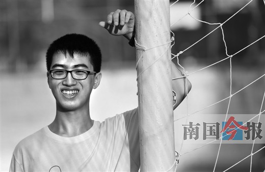 先天性脑瘫造成三级残疾 阳光少年梁博文自强自信