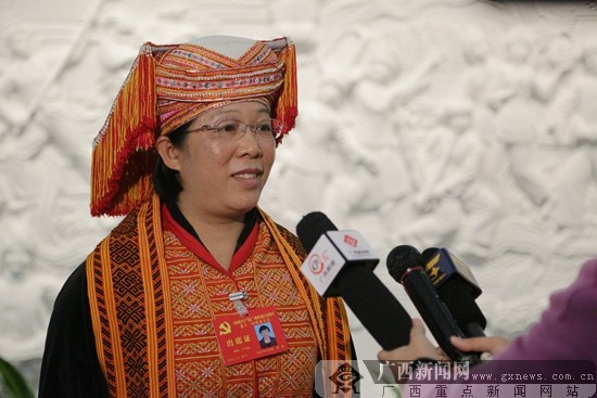 [党代表心声]莫莲:聚焦工业转型 打赢扶贫攻坚战