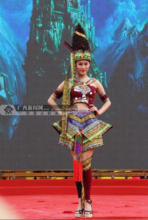 世界瑶都广西金秀瑶服大秀七彩霓裳时髦又浪漫512