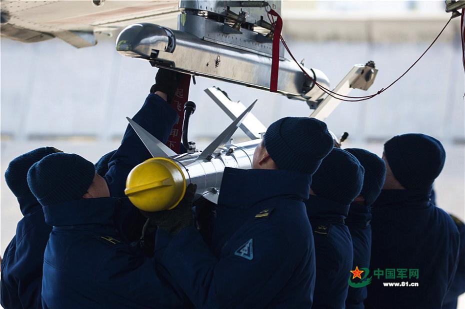 "飞豹"穿越云海 只为守护人海中的我们 (11)