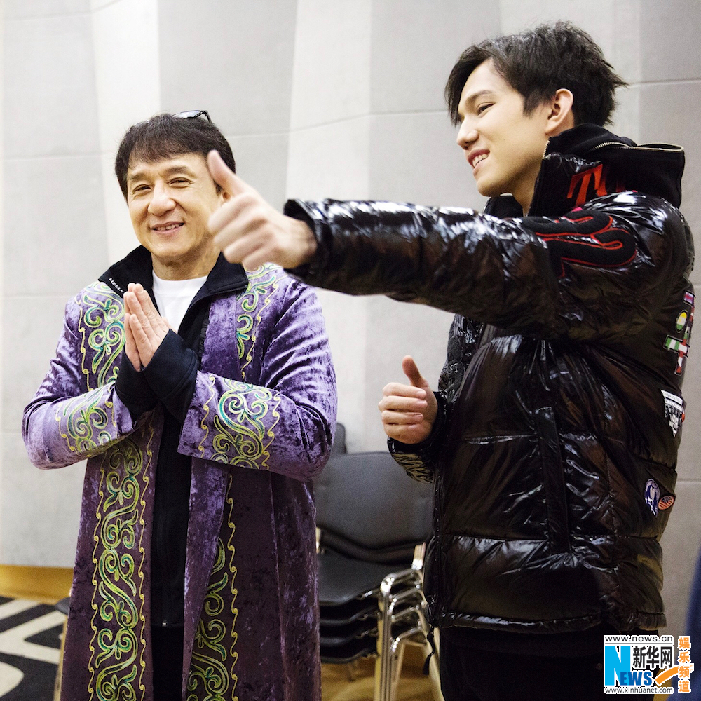 迪玛希圆梦见成龙 激动晒合影