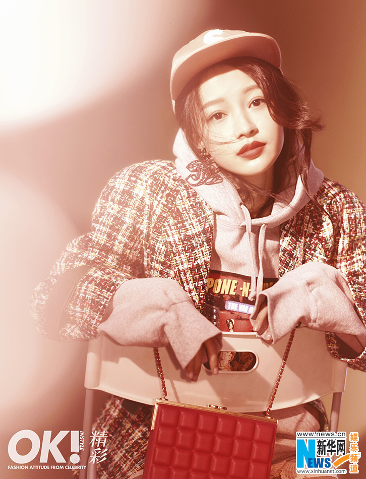 孙怡首登时尚杂志封面 眼神深邃充满时尚感