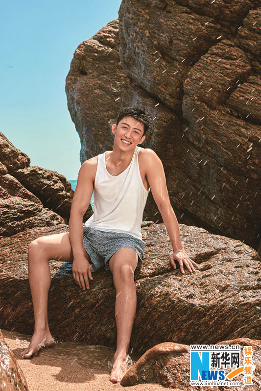 黄景瑜写真曝光 时尚风格切换自如今(组图)