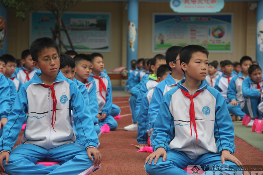 徐碧苑 摄图为柳州市白云小学获得广西海事局