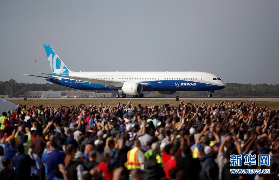 波音787-10梦想客机首飞成功