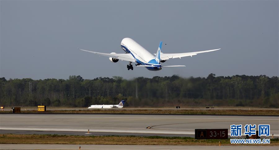 波音78710梦想客机首飞成功