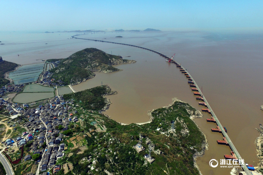 岱山:鱼山大桥架好施工栈桥