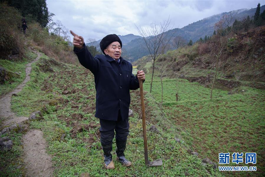 绝壁凿"天渠" 壮志凌山河——记贵州遵义市老支书黄大发