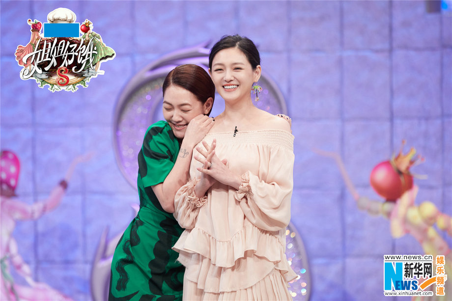 节目中,或许是和姐姐再度合体主持太过激动,小s甚至自曝年龄弄得大s"