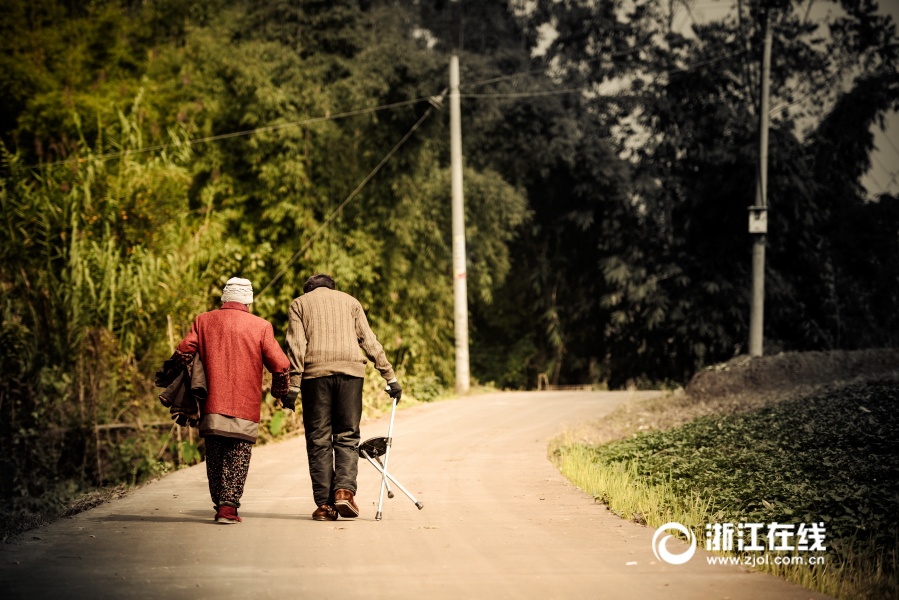 我能想到最浪漫的事就是和你一起慢慢变老