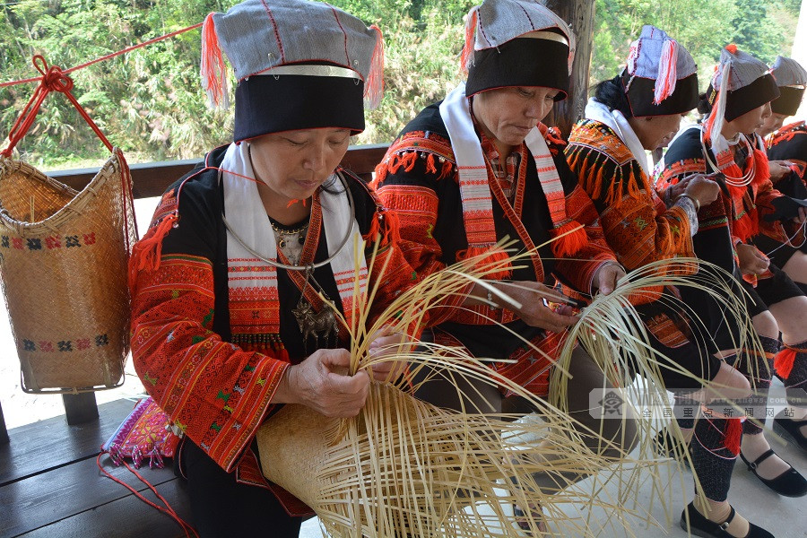 6月13日焦点图:百色平果一口水池吞噬9条生命|手机广西网