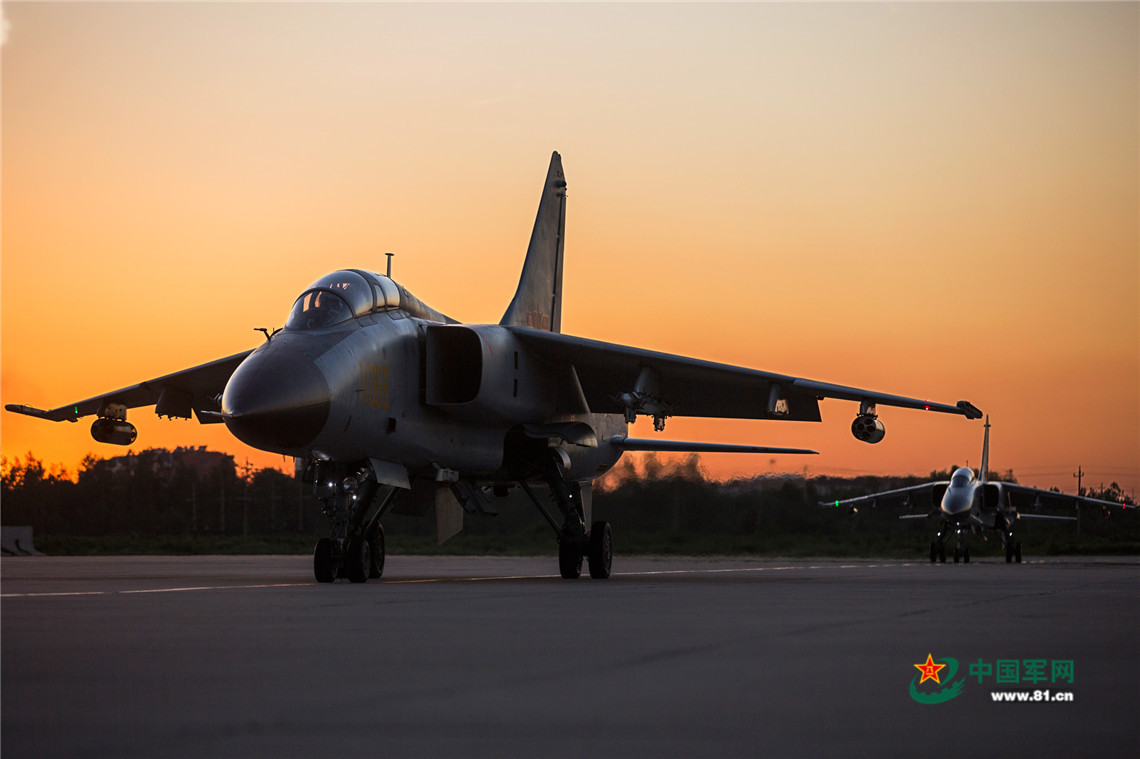 冲天"飞豹"备战"航空飞镖"