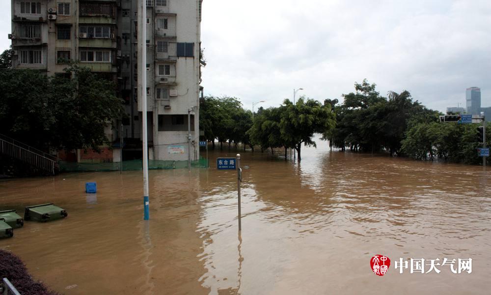 高清组图:柳州大暴雨内涝灾情升级|手机广西网