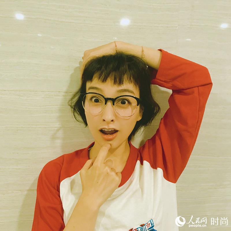 吴昕"狗啃式"搞怪9连拍 活力满分实力卖萌