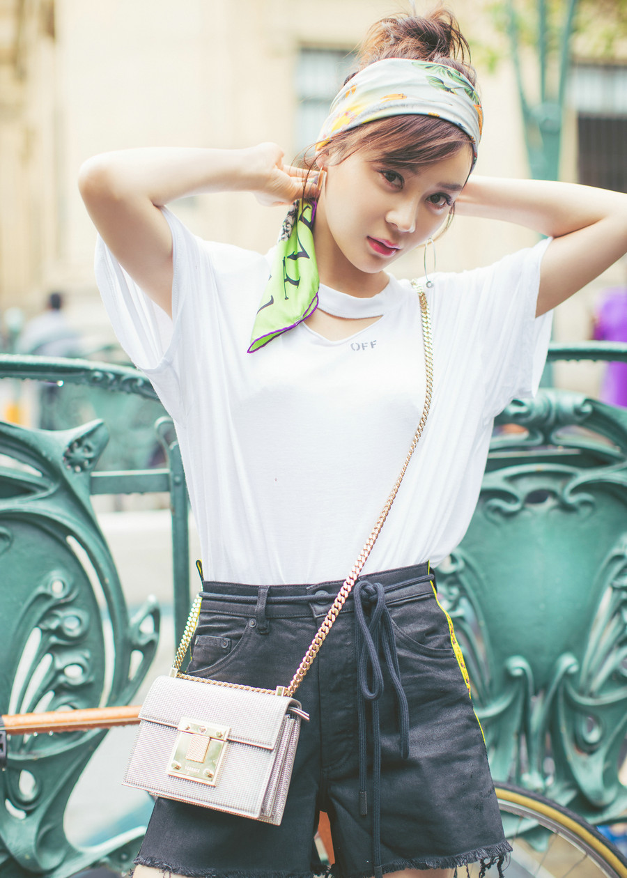 袁姗姗巴黎街拍持续开挂