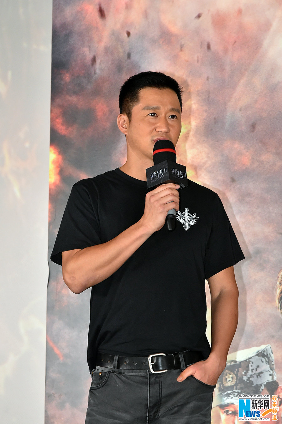 《战狼2》首映 吴京搏命拍戏视生死体验为财富 (2)