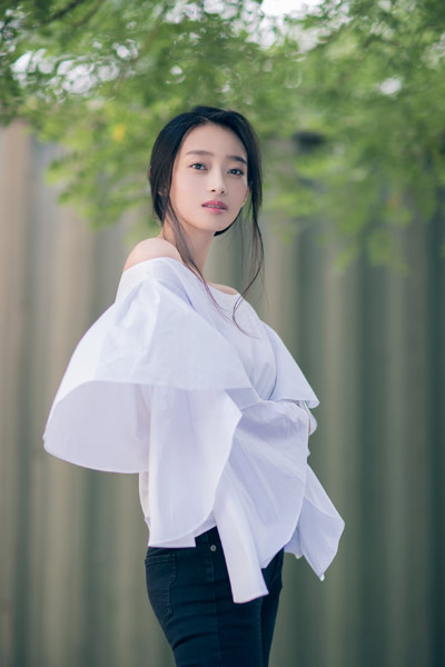 "丁小甜"王艺诺清新写真曝光 清爽优雅仙气十足