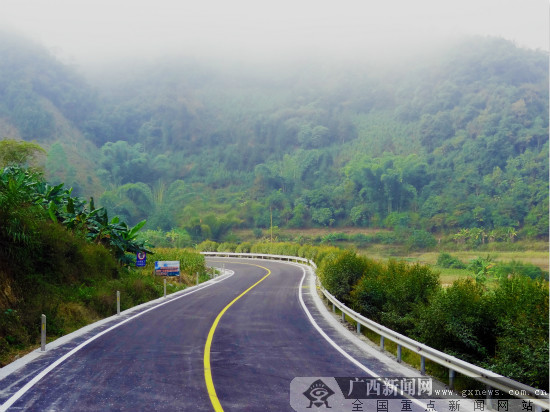 百色那坡至平孟口岸二级公路竣工