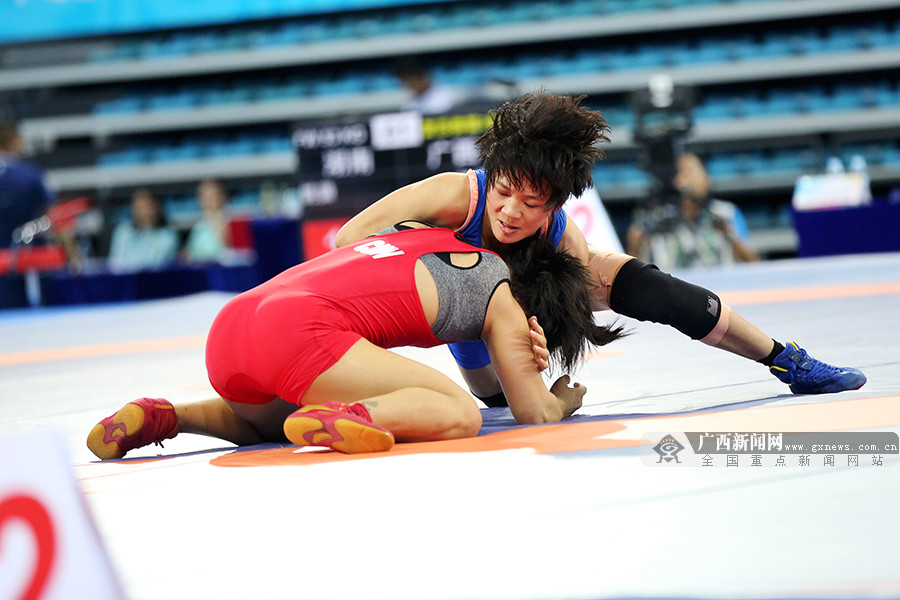 钟雪纯无缘全运会女子自由式摔跤53kg级比赛奖牌 (2/8)