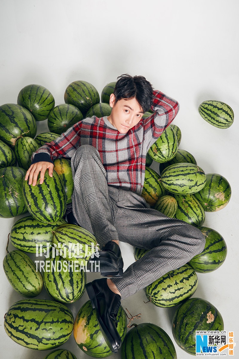 孙坚金秋趣味大片 抱瓜少年摩登复古