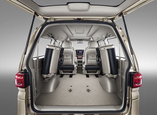 菱智货运:3000mm超长轴距,4400l超大实用空间