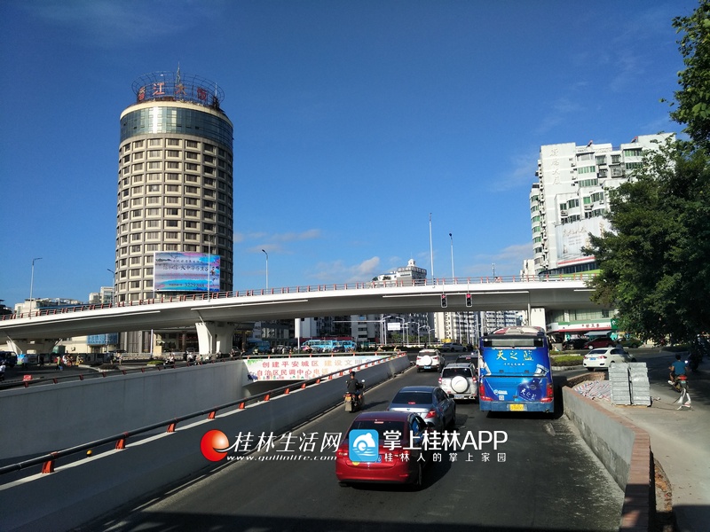 高清组图桂林香江立交桥平交层试行通车10月竣工
