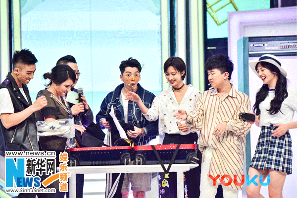 《疯狂衣橱》打造十一出游穿搭宝典