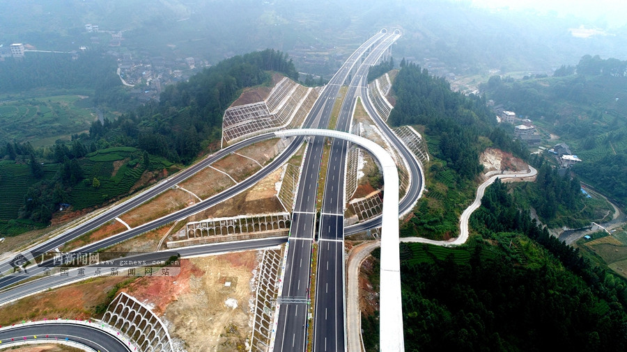 高清桂三高速公路通车