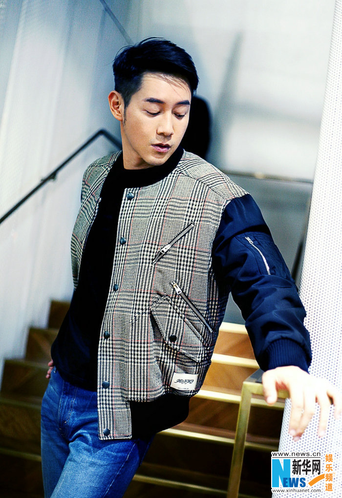 陈正飞曝秋日大片 眼神深邃显暖男气质 (2)