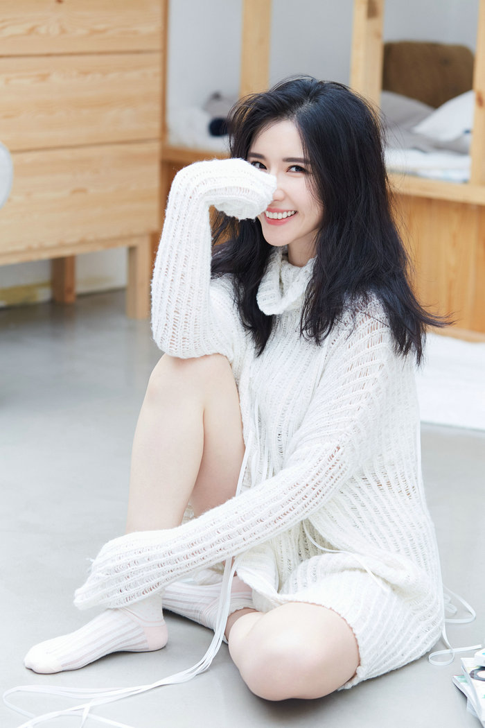 方安娜初冬大片 素雅温暖魅力十足