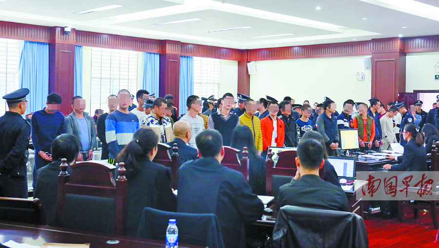 北海:涉赌团伙聚众斗殴 27人过堂受审(图)