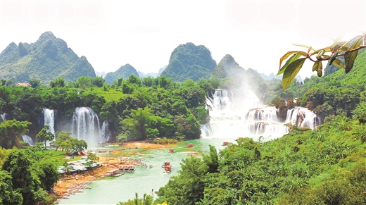 丰水期的德天瀑布.本版图片均由景区提供