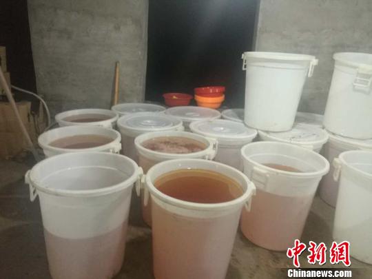 图为被捣毁的制造制毒物品麻黄碱的工厂.警方供图