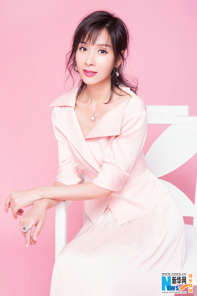 杨恭如全新写真大片 展现优雅知性气质