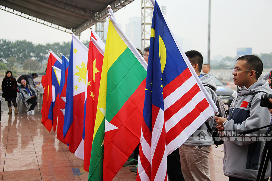 高清:2017中国—东盟汽车拉力赛在越南河内举行境外首场比赛(2/10)