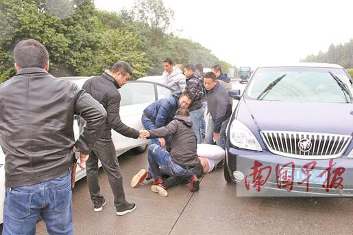 400万作饵跨省毒贩上钩 北海警方破特大跨省贩毒案